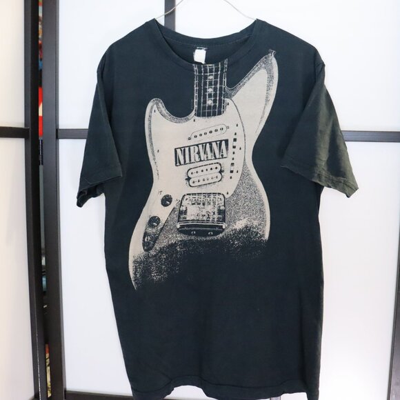 Nirvana Kurt Cobain Guitar T-Shirt| Black Short Sleeve| 2005 Licensed Grunge - Picture 3 of 9